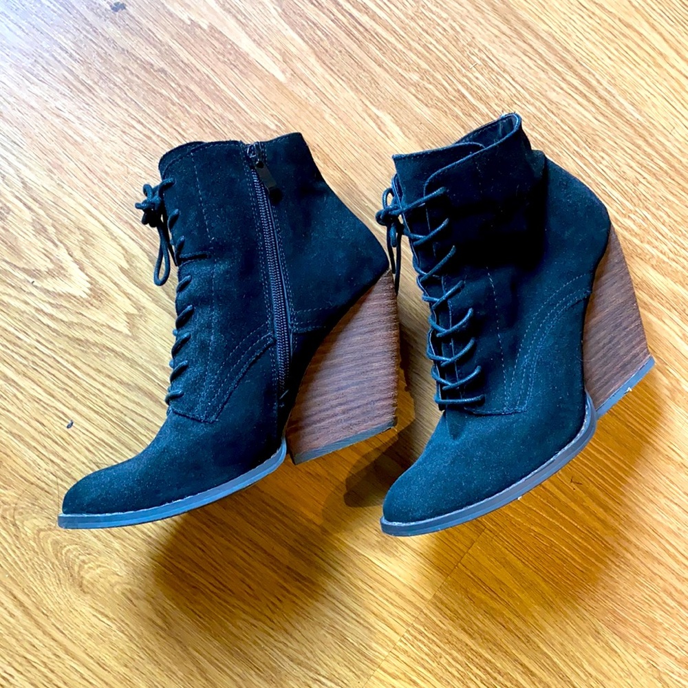 Black Very Volatile lace up bootie